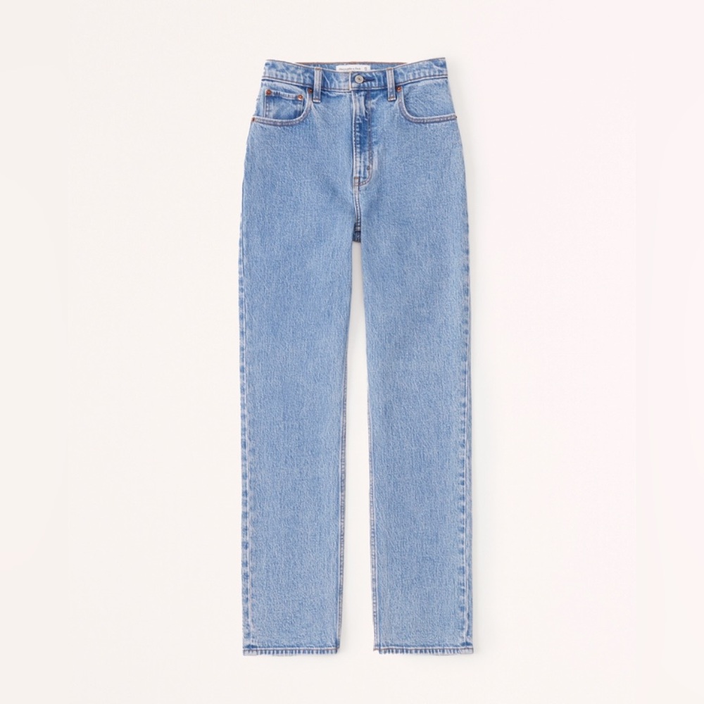 Abercrombie & Fitch - Ultra High Rise 90s Straight Jean - 30 Long in Medium